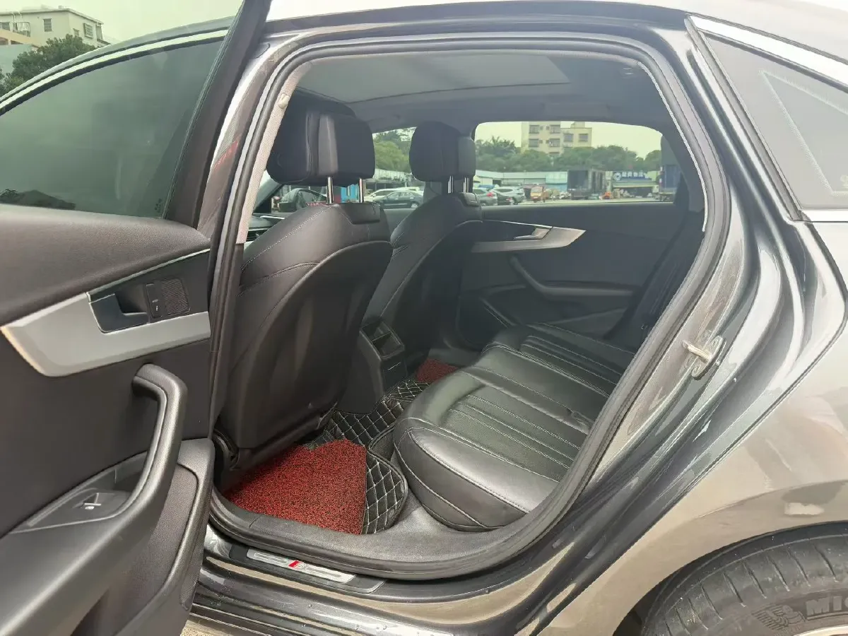 2020 Audi A4L 2.0T 190HP L4 7DCT,autocango,china used car exporter,china ev exporter,chinese used car exporter,chinese used ev exporter