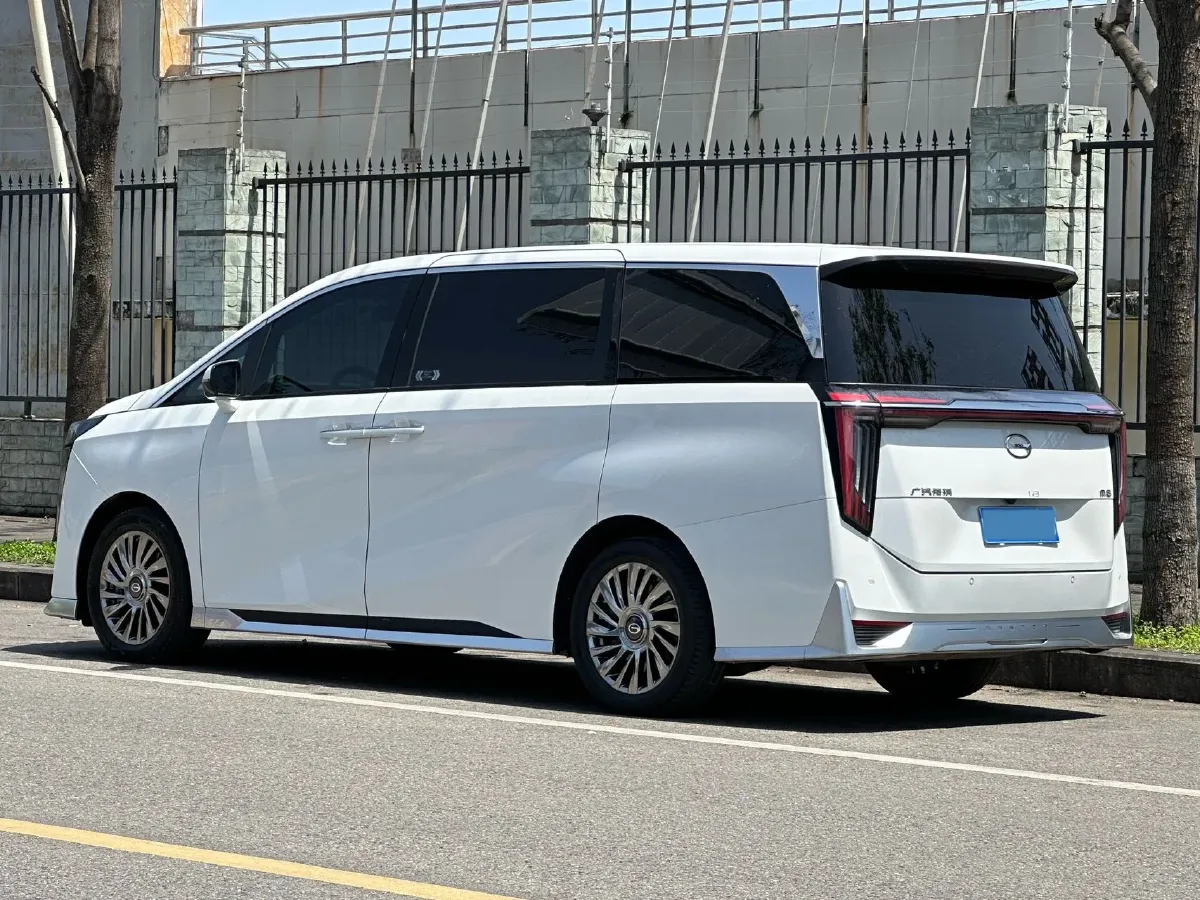 2023 GAC Trumpchi M8 2.0T 252HP L4 8AT,autocango,china used car exporter,china ev exporter,chinese used car exporter,chinese used ev exporter