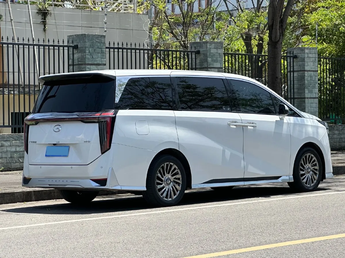 2023 GAC Trumpchi M8 2.0T 252HP L4 8AT,autocango,china used car exporter,china ev exporter,chinese used car exporter,chinese used ev exporter