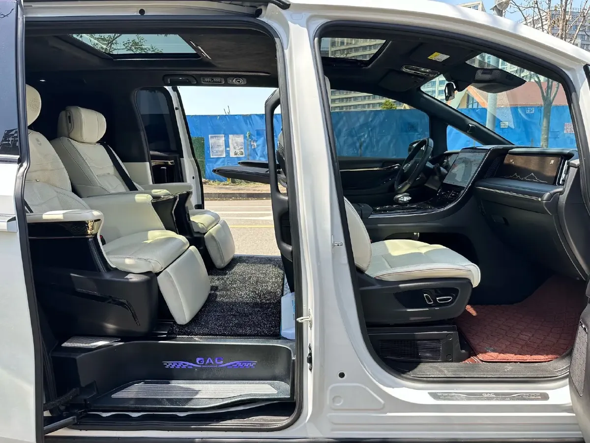 2023 GAC Trumpchi M8 2.0T 252HP L4 8AT,autocango,china used car exporter,china ev exporter,chinese used car exporter,chinese used ev exporter