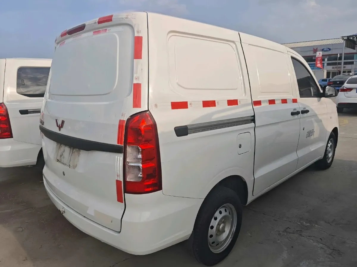 2019 WuLing HongGuang V 1.5L 105HP L4 5MT,autocango,china used car exporter,china ev exporter,chinese used car exporter,chinese used ev exporter