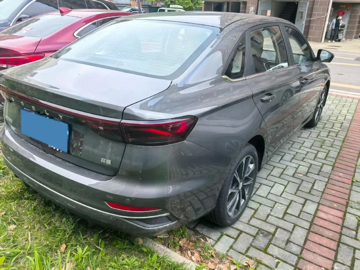 2025 Geely Emgrand 1.5L 127HP L4 CVT,autocango,china used car exporter,china ev exporter,chinese used car exporter,chinese used ev exporter