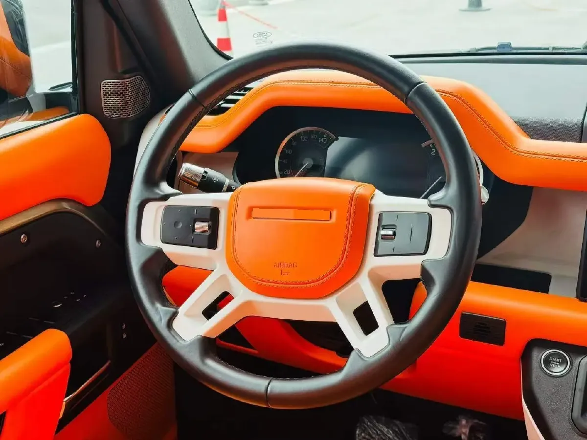 2020 Land Rover Defender 3.0T 400HP L6 8AT,autocango,china used car exporter,china ev exporter,chinese used car exporter,chinese used ev exporter