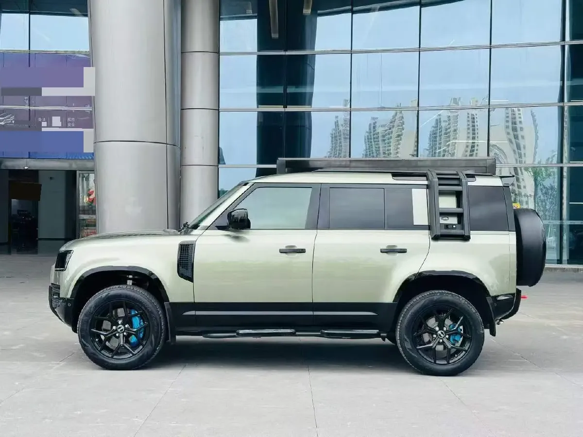 2020 Land Rover Defender 3.0T 400HP L6 8AT,autocango,china used car exporter,china ev exporter,chinese used car exporter,chinese used ev exporter
