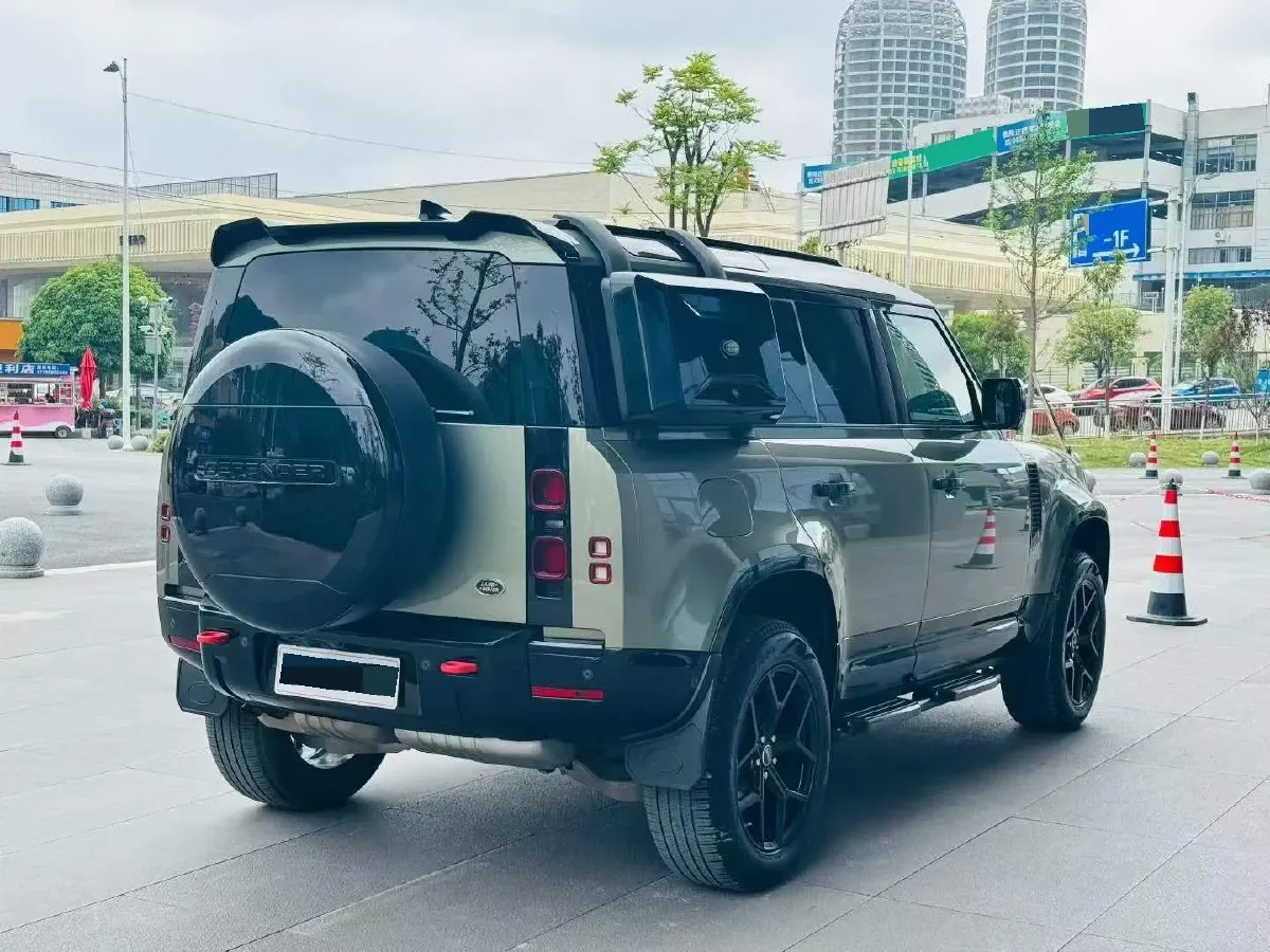 2020 Land Rover Defender 3.0T 400HP L6 8AT,autocango,china used car exporter,china ev exporter,chinese used car exporter,chinese used ev exporter