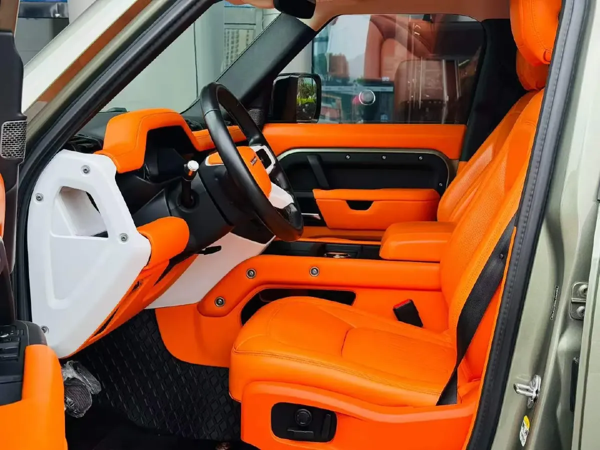 2020 Land Rover Defender 3.0T 400HP L6 8AT,autocango,china used car exporter,china ev exporter,chinese used car exporter,chinese used ev exporter