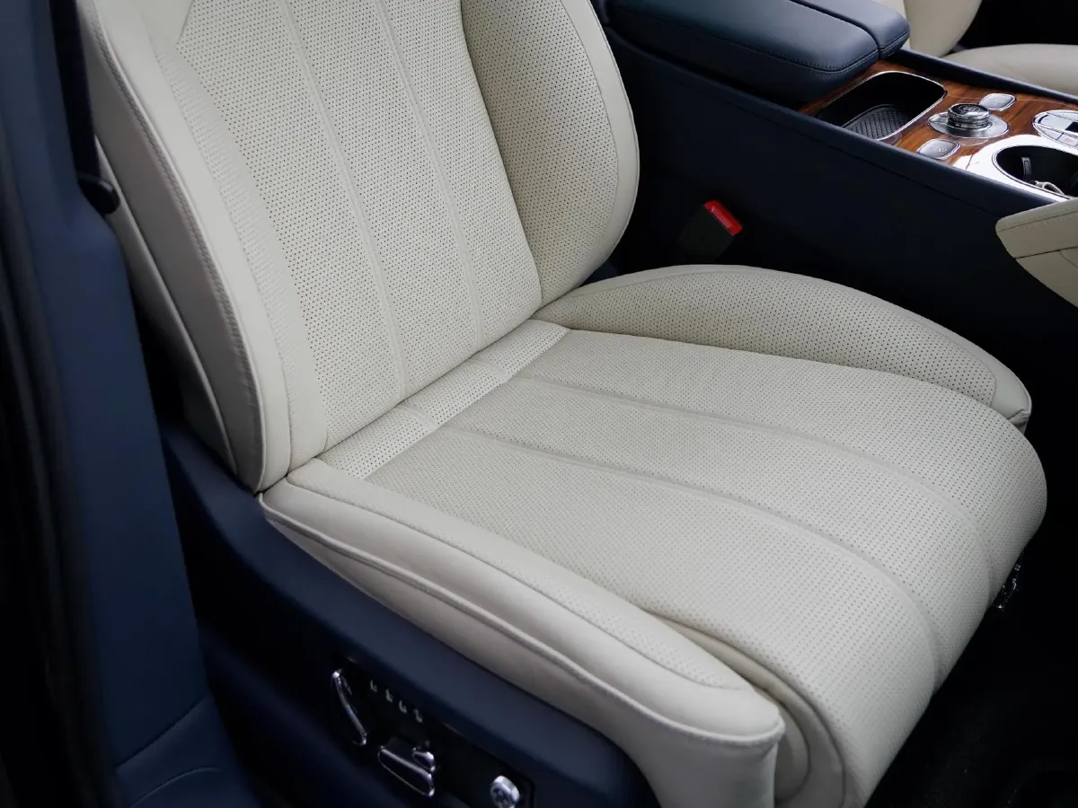 2022 Bentley Bentayga 4.0T 550HP V8 8AT,autocango,china used car exporter,china ev exporter,chinese used car exporter,chinese used ev exporter