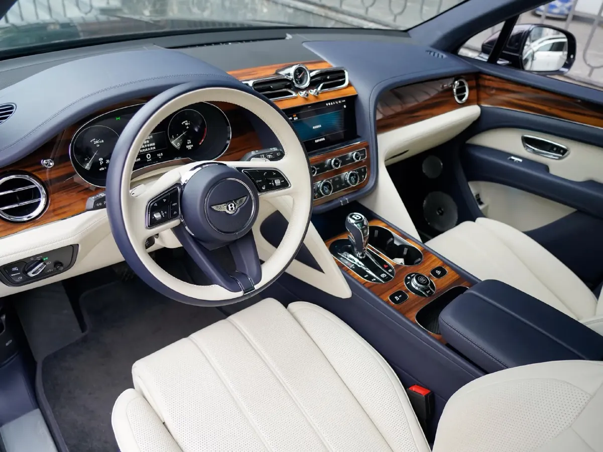 2022 Bentley Bentayga 4.0T 550HP V8 8AT,autocango,china used car exporter,china ev exporter,chinese used car exporter,chinese used ev exporter