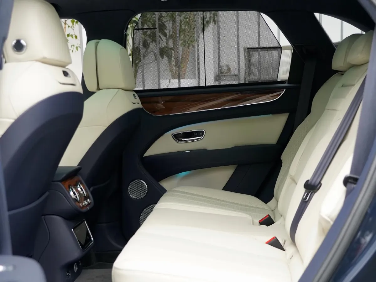 2022 Bentley Bentayga 4.0T 550HP V8 8AT,autocango,china used car exporter,china ev exporter,chinese used car exporter,chinese used ev exporter