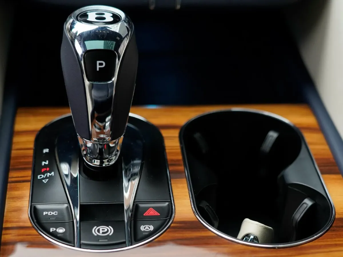 2022 Bentley Bentayga 4.0T 550HP V8 8AT,autocango,china used car exporter,china ev exporter,chinese used car exporter,chinese used ev exporter