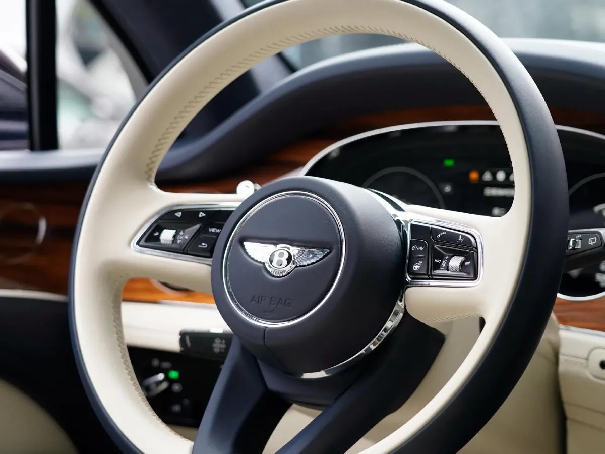 2022 Bentley Bentayga 4.0T 550HP V8 8AT,autocango,china used car exporter,china ev exporter,chinese used car exporter,chinese used ev exporter