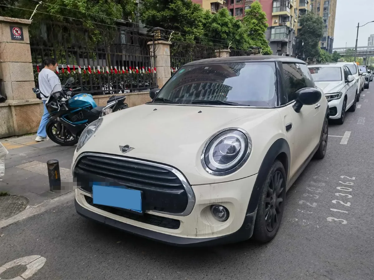 2020 MINI MINI 1.5T 136HP L3 7DCT,autocango,china used car exporter,china ev exporter,chinese used car exporter,chinese used ev exporter