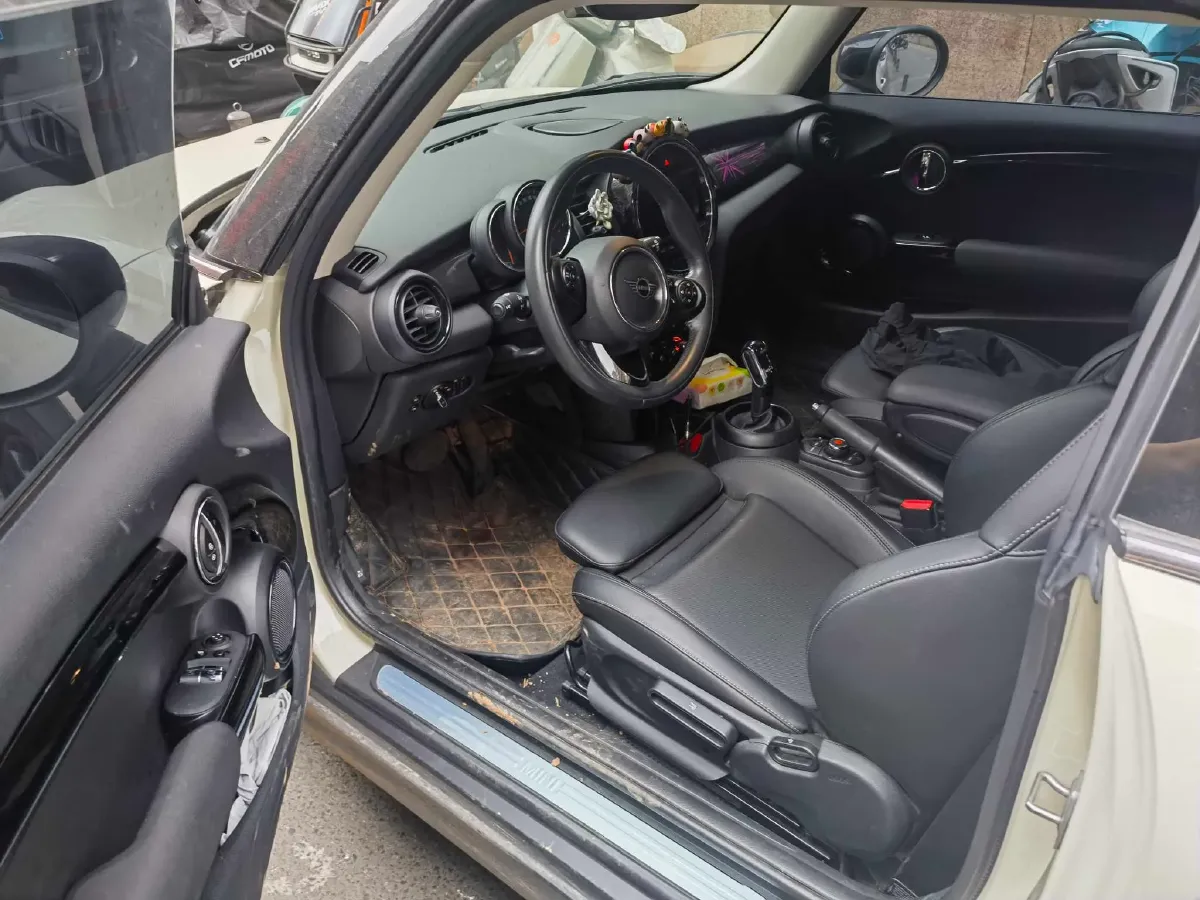 2020 MINI MINI 1.5T 136HP L3 7DCT,autocango,china used car exporter,china ev exporter,chinese used car exporter,chinese used ev exporter