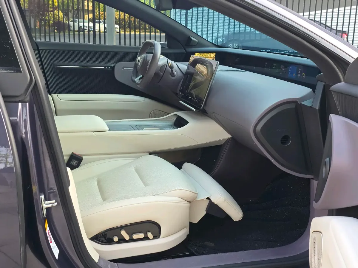 2024 Avatr 12 BEV 94.5KWH,autocango,china used car exporter,china ev exporter,chinese used car exporter,chinese used ev exporter