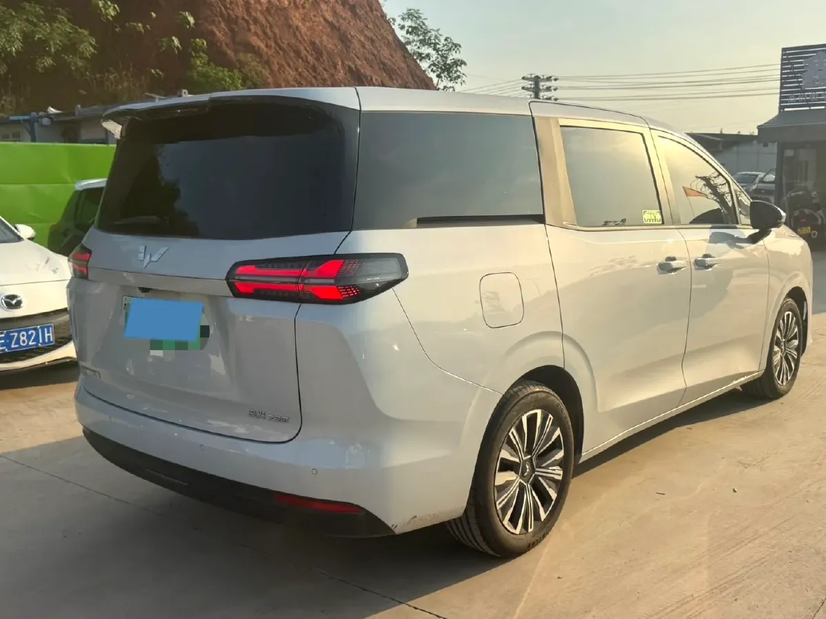 2025 Geely Galaxy L6 1.5L 112HP L4 1DHT PHEV 19.09KWH,autocango,china used car exporter,china ev exporter,chinese used car exporter,chinese used ev exporter