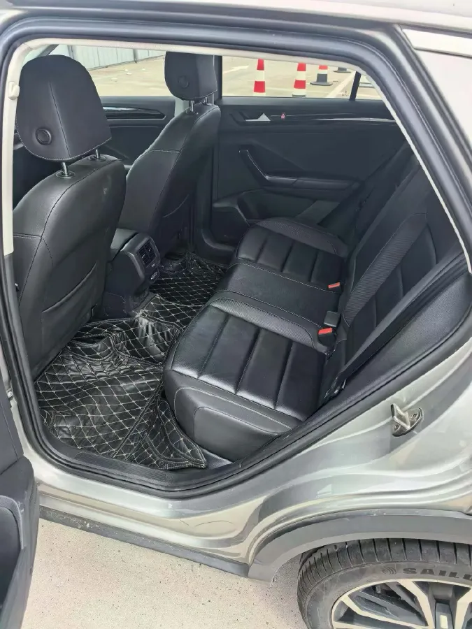 2020 Volkswagen T-Roc 1.4T 150HP L4 7DCT,autocango,china used car exporter,china ev exporter,chinese used car exporter,chinese used ev exporter