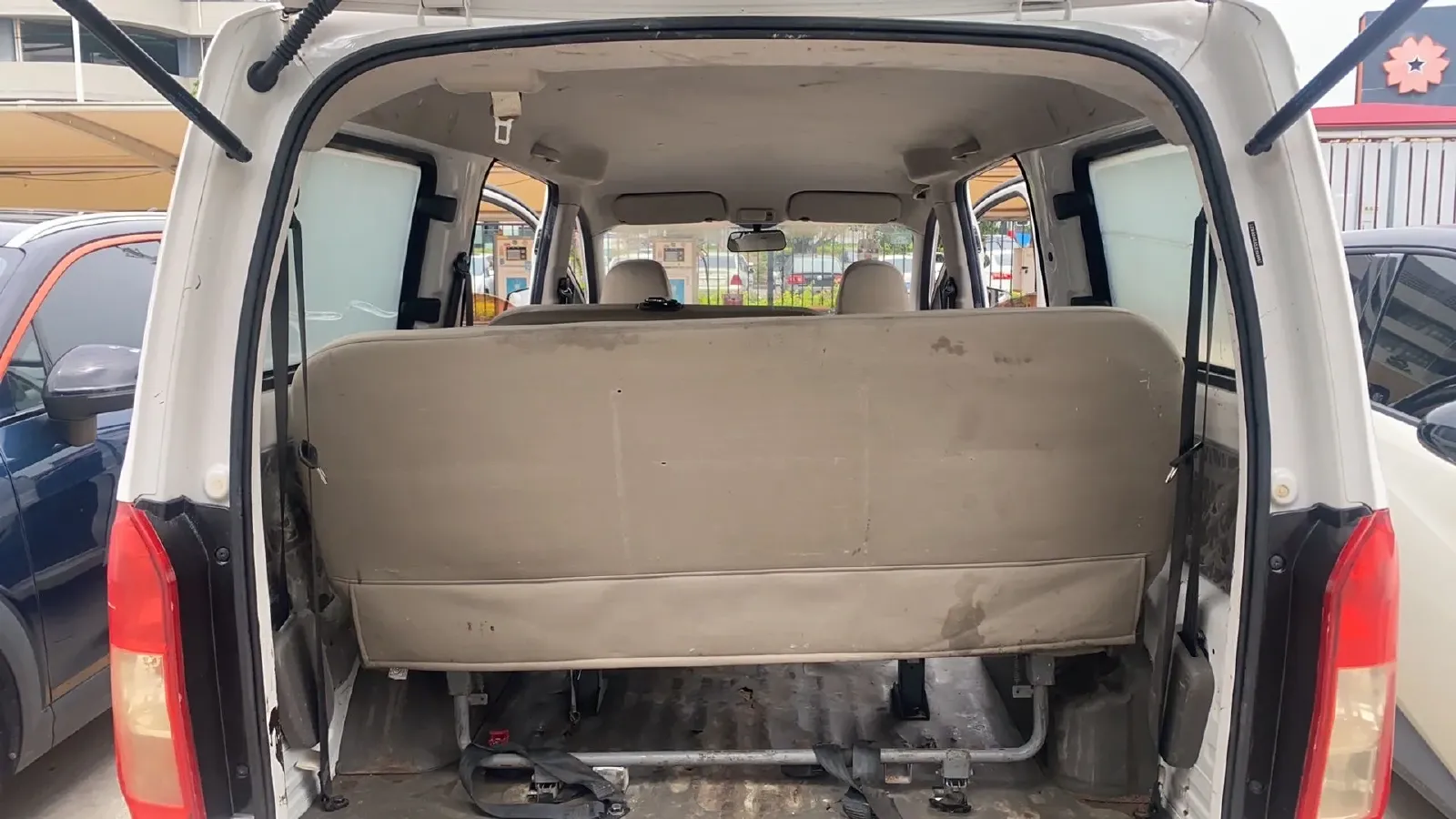 2018 WuLing RongGuang V 1.2L 88HP L4 5MT,autocango,china used car exporter,china ev exporter,chinese used car exporter,chinese used ev exporter