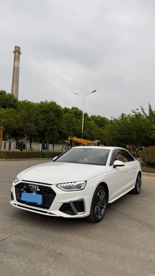 2022 Audi A4L 2.0T 190HP L4 7DCT,autocango,china used car exporter,china ev exporter,chinese used car exporter,chinese used ev exporter