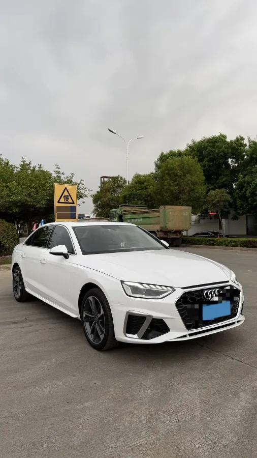 2022 Audi A4L 2.0T 190HP L4 7DCT,autocango,china used car exporter,china ev exporter,chinese used car exporter,chinese used ev exporter