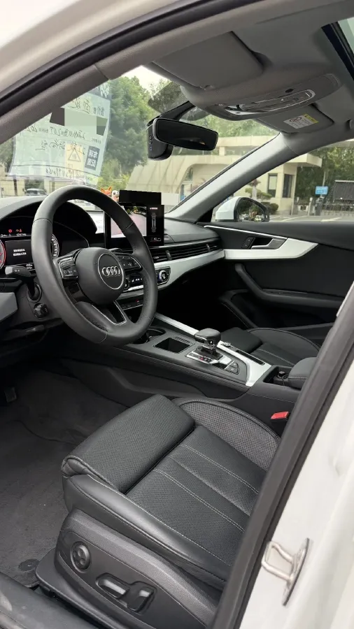 2022 Audi A4L 2.0T 190HP L4 7DCT,autocango,china used car exporter,china ev exporter,chinese used car exporter,chinese used ev exporter