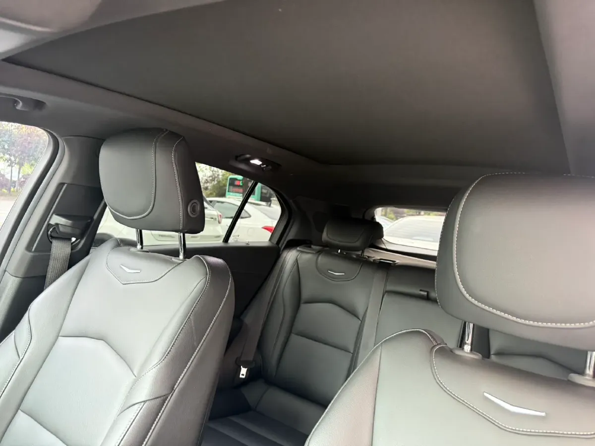 2020 Cadillac XT4 2.0T 241HP L4 9AT,autocango,china used car exporter,china ev exporter,chinese used car exporter,chinese used ev exporter