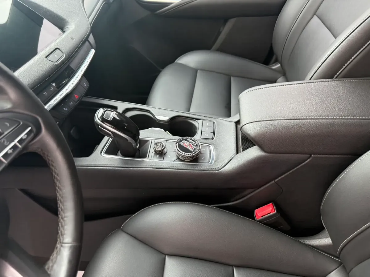 2020 Cadillac XT4 2.0T 241HP L4 9AT,autocango,china used car exporter,china ev exporter,chinese used car exporter,chinese used ev exporter