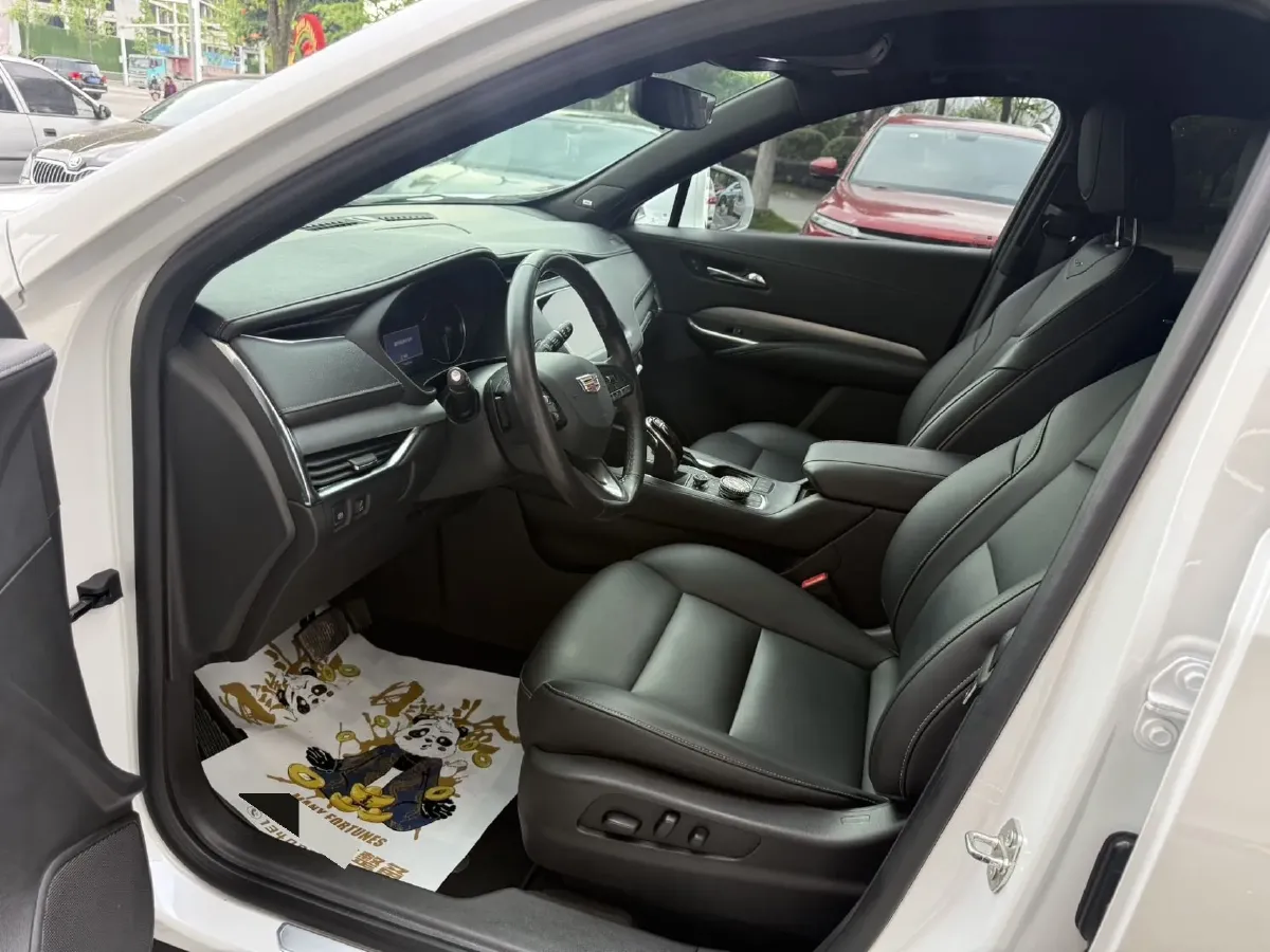 2020 Cadillac XT4 2.0T 241HP L4 9AT,autocango,china used car exporter,china ev exporter,chinese used car exporter,chinese used ev exporter