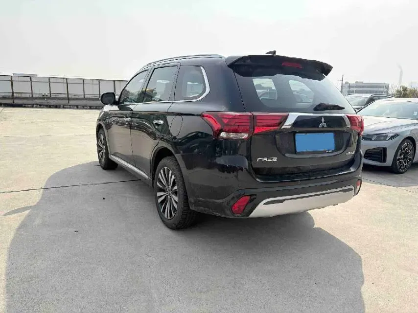 2021 Mitsubishi Outlander 2.4L 192HP L4 CVT,autocango,china used car exporter,china ev exporter,chinese used car exporter,chinese used ev exporter