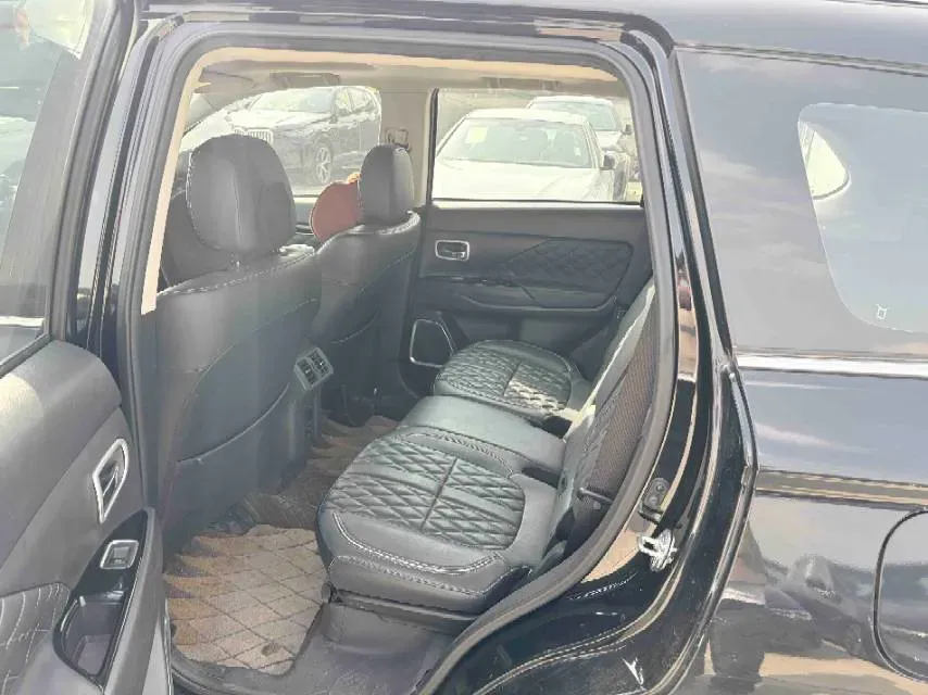 2021 Mitsubishi Outlander 2.4L 192HP L4 CVT,autocango,china used car exporter,china ev exporter,chinese used car exporter,chinese used ev exporter