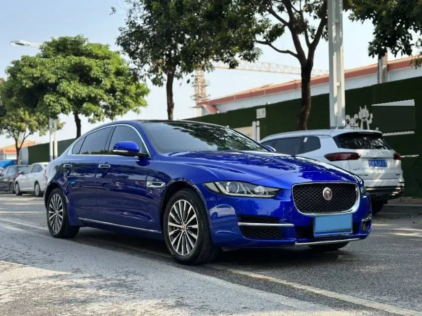 2019 Jeep Cherokee 2.0T 265HP L4 9AT,autocango,china used car exporter,china ev exporter,chinese used car exporter,chinese used ev exporter