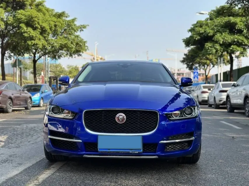 2019 Jeep Cherokee 2.0T 265HP L4 9AT,autocango,china used car exporter,china ev exporter,chinese used car exporter,chinese used ev exporter