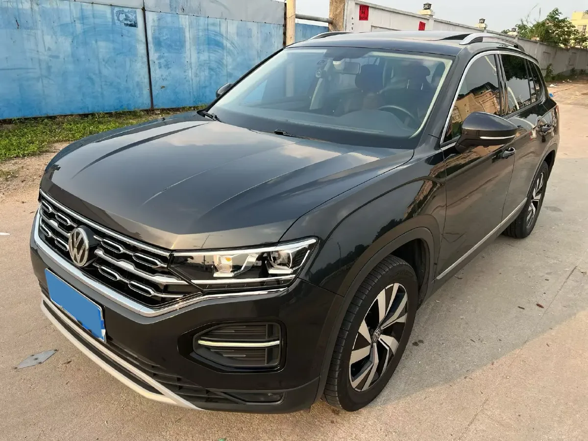 2019 Jeep Cherokee 2.0T 234HP L4 9AT,autocango,china used car exporter,china ev exporter,chinese used car exporter,chinese used ev exporter
