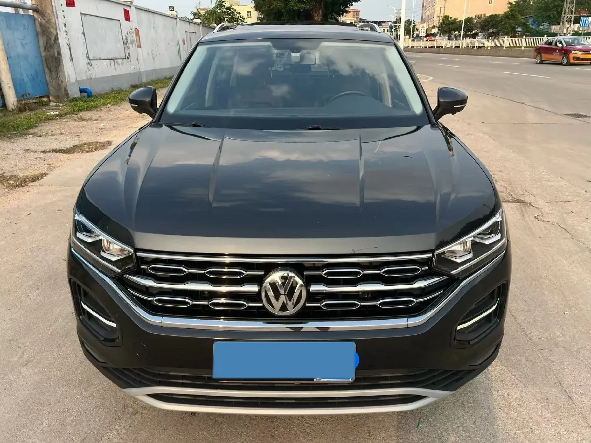 2019 Jeep Cherokee 2.0T 234HP L4 9AT,autocango,china used car exporter,china ev exporter,chinese used car exporter,chinese used ev exporter