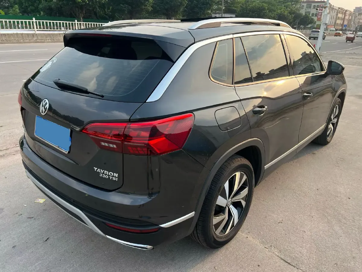 2019 Jeep Cherokee 2.0T 234HP L4 9AT,autocango,china used car exporter,china ev exporter,chinese used car exporter,chinese used ev exporter