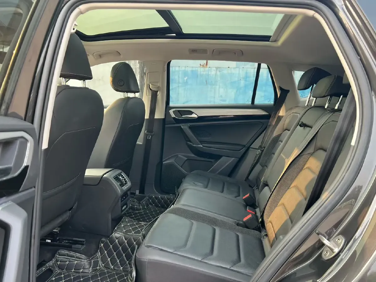 2019 Jeep Cherokee 2.0T 234HP L4 9AT,autocango,china used car exporter,china ev exporter,chinese used car exporter,chinese used ev exporter