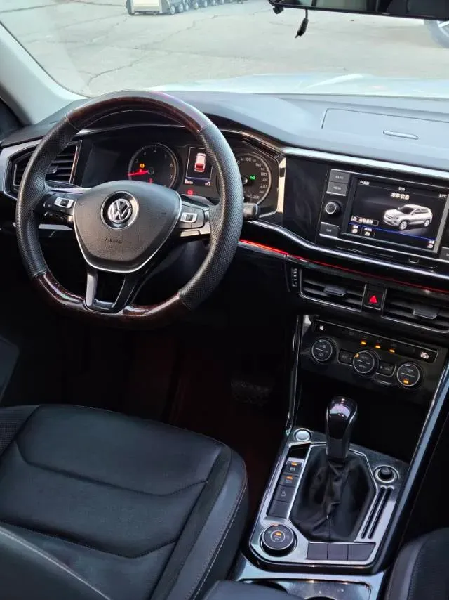 2019 MINI CLUBMAN 1.5T 102HP L3 6AT,autocango,china used car exporter,china ev exporter,chinese used car exporter,chinese used ev exporter