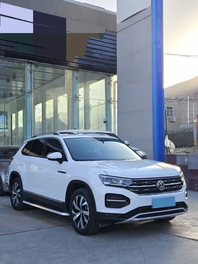 2019 MINI CLUBMAN 1.5T 102HP L3 6AT,autocango,china used car exporter,china ev exporter,chinese used car exporter,chinese used ev exporter