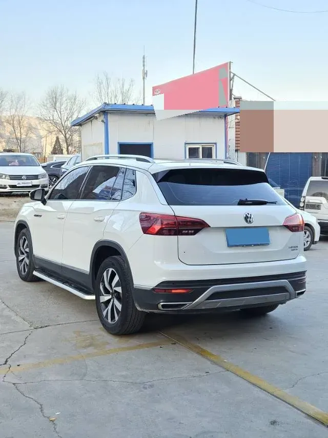 2019 MINI CLUBMAN 1.5T 102HP L3 6AT,autocango,china used car exporter,china ev exporter,chinese used car exporter,chinese used ev exporter