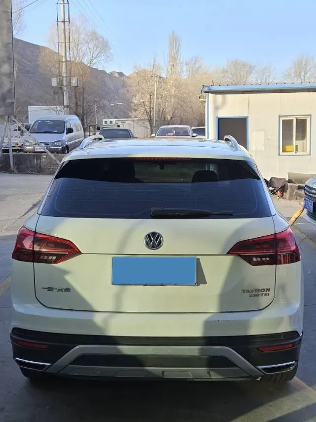 2019 MINI CLUBMAN 1.5T 102HP L3 6AT,autocango,china used car exporter,china ev exporter,chinese used car exporter,chinese used ev exporter