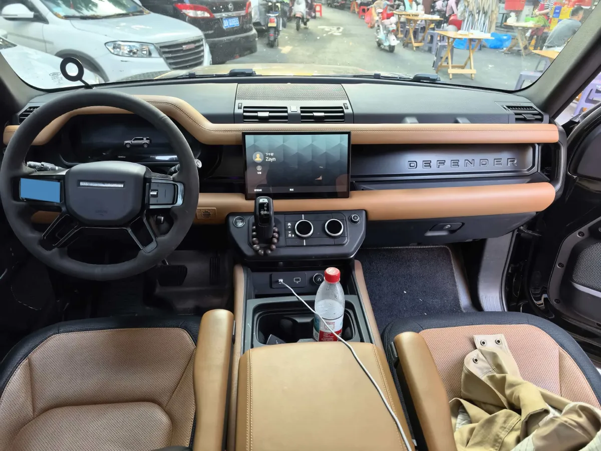 2022 Land Rover Defender 3.0T 400HP L6 8AT,autocango,china used car exporter,china ev exporter,chinese used car exporter,chinese used ev exporter