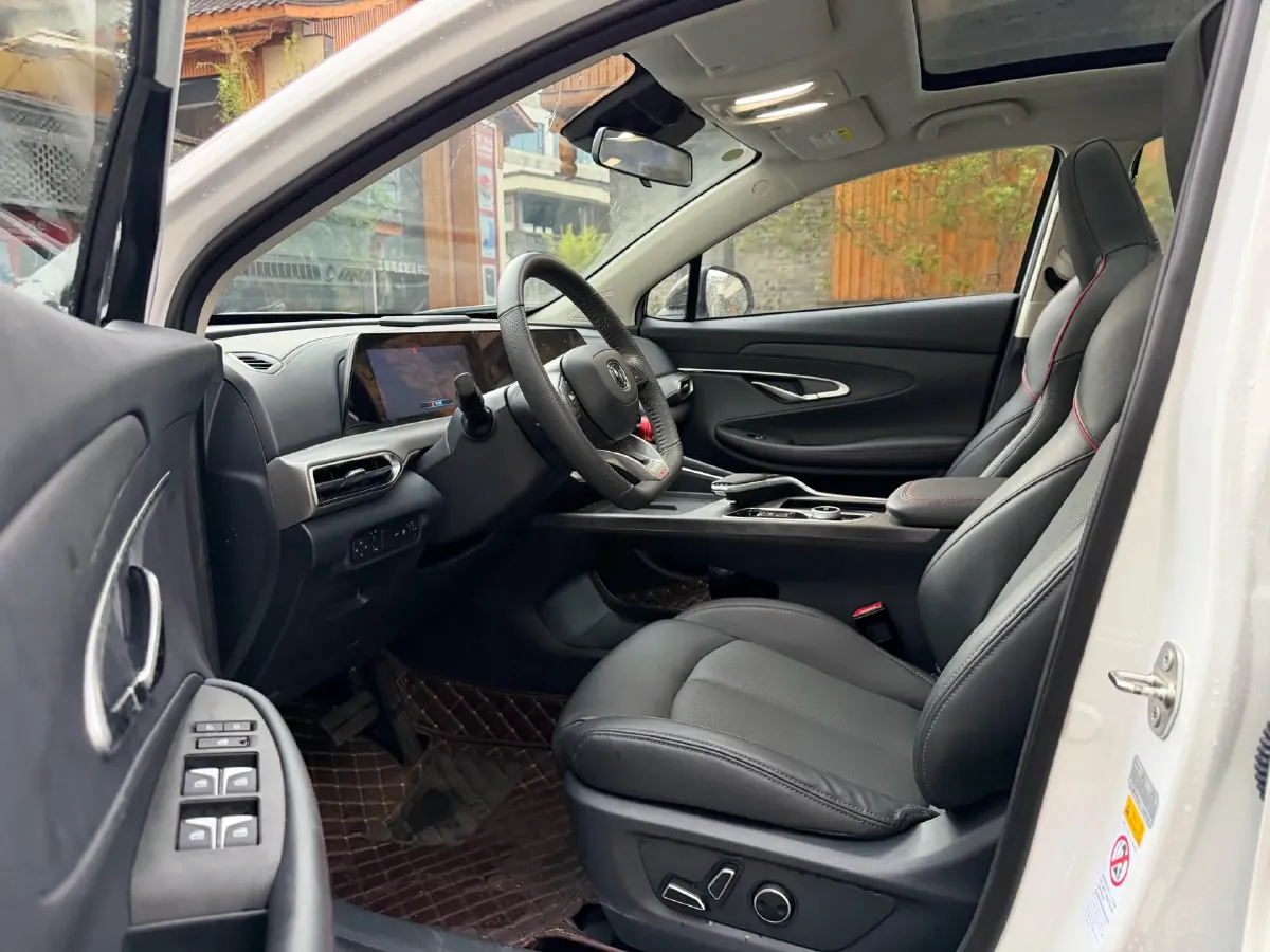 2020 ChangAn UNI-T 1.5T 180HP L4 7DCT,autocango,china used car exporter,china ev exporter,chinese used car exporter,chinese used ev exporter