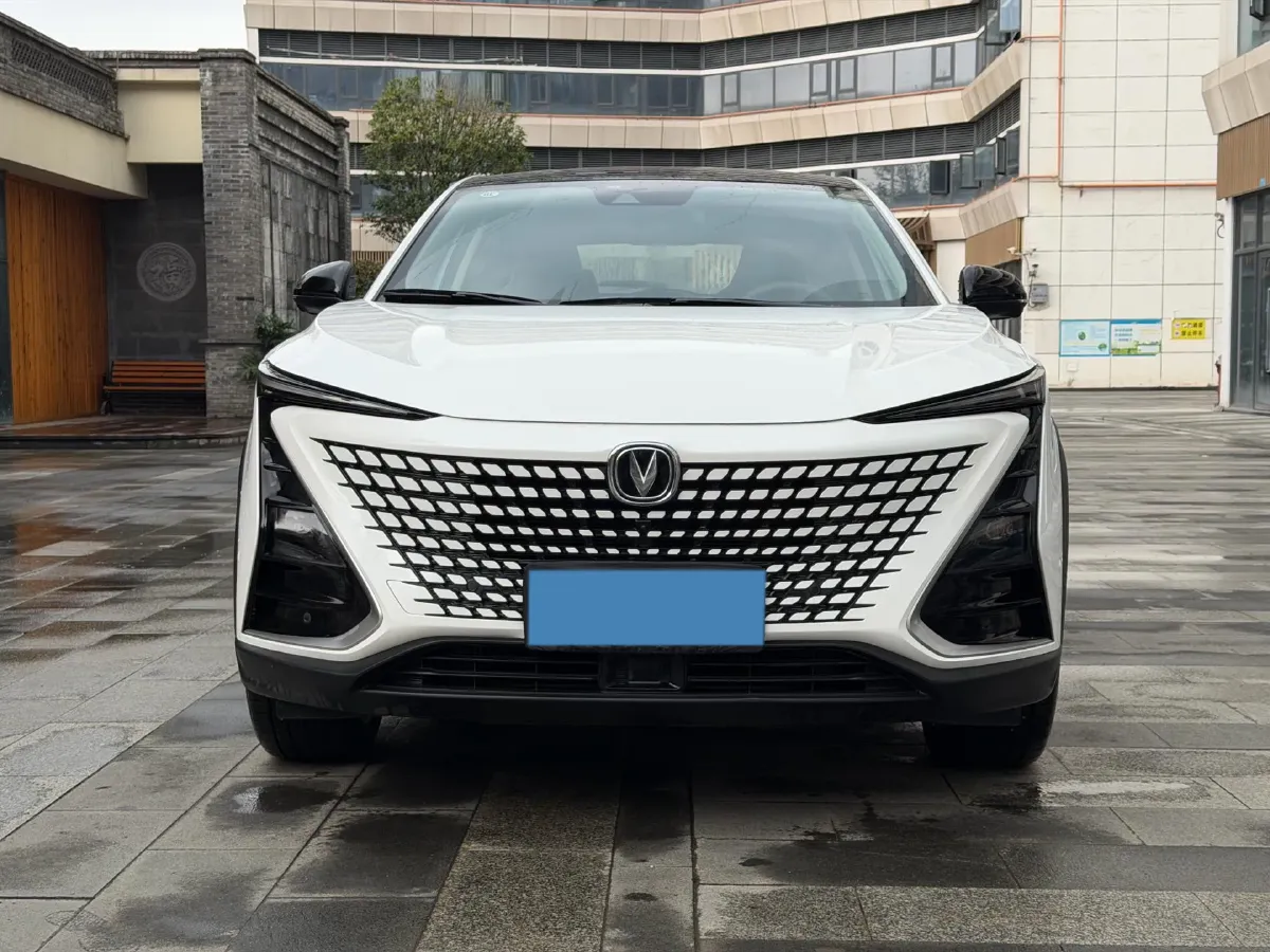 2020 ChangAn UNI-T 1.5T 180HP L4 7DCT,autocango,china used car exporter,china ev exporter,chinese used car exporter,chinese used ev exporter