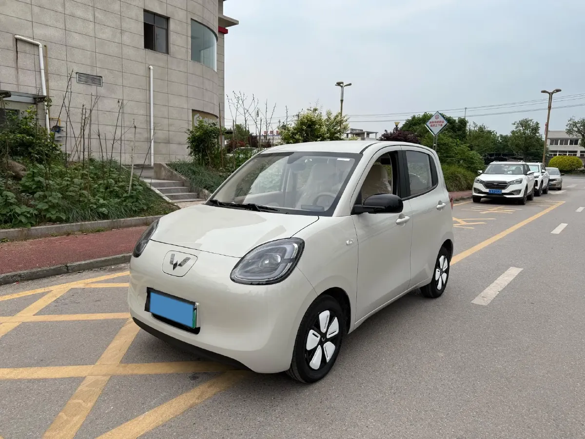 2025 WuLing HongGuang MINI EV BEV 16.2KWH,autocango,china used car exporter,china ev exporter,chinese used car exporter,chinese used ev exporter