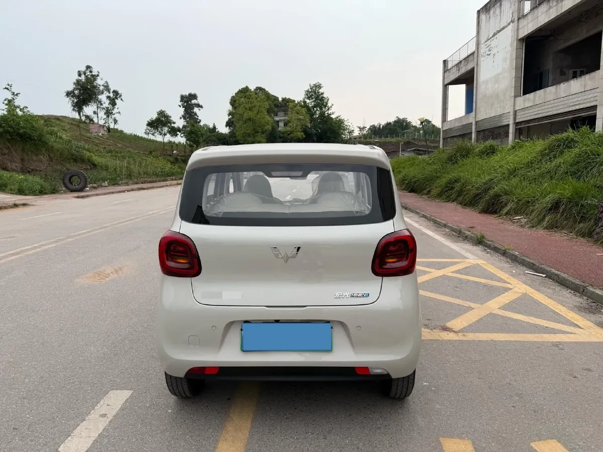 2025 WuLing HongGuang MINI EV BEV 16.2KWH,autocango,china used car exporter,china ev exporter,chinese used car exporter,chinese used ev exporter