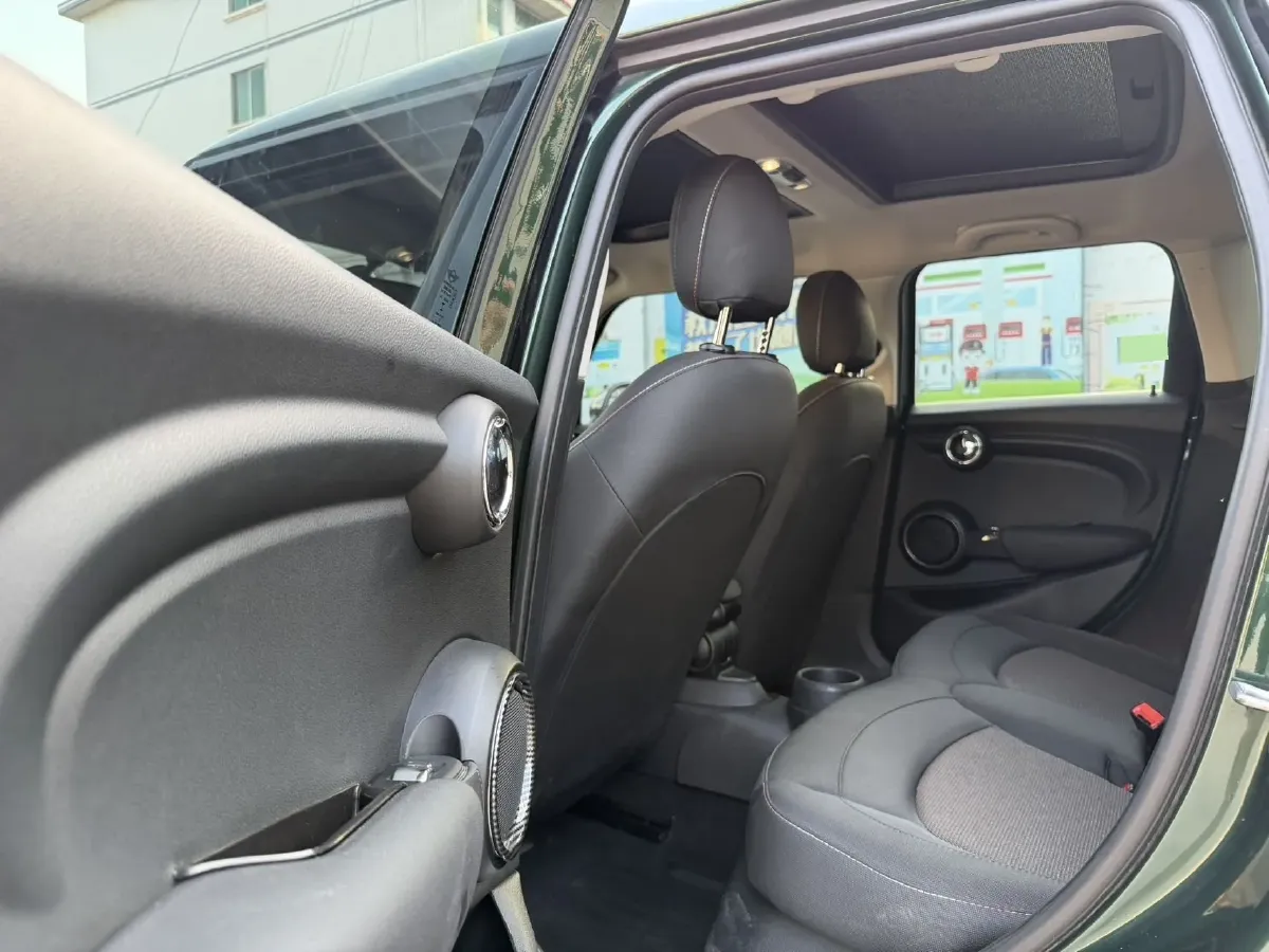 2016 MINI MINI 1.2T 102HP L3 6AT,autocango,china used car exporter,china ev exporter,chinese used car exporter,chinese used ev exporter