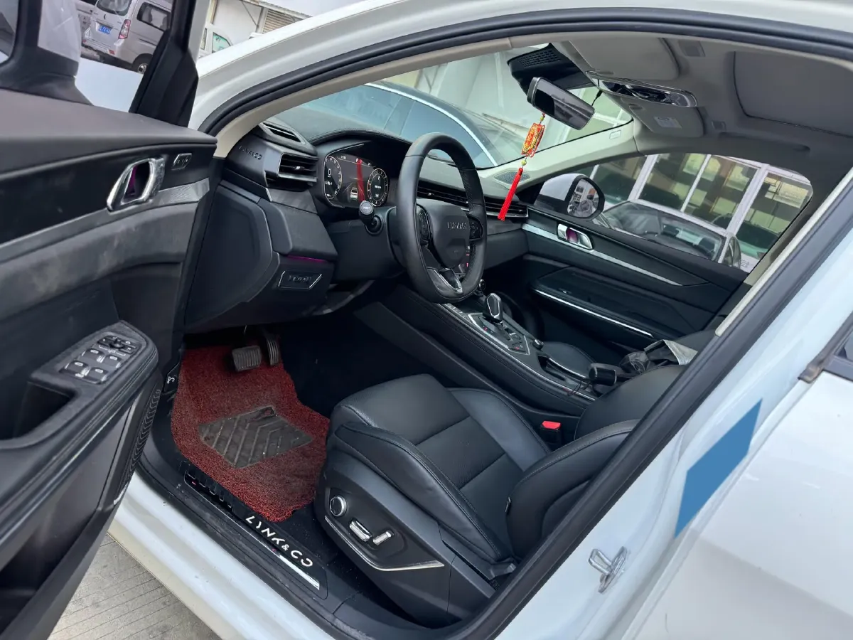 2021 LYNK&CO 01 2.0T 218HP L4 8AT,autocango,china used car exporter,china ev exporter,chinese used car exporter,chinese used ev exporter