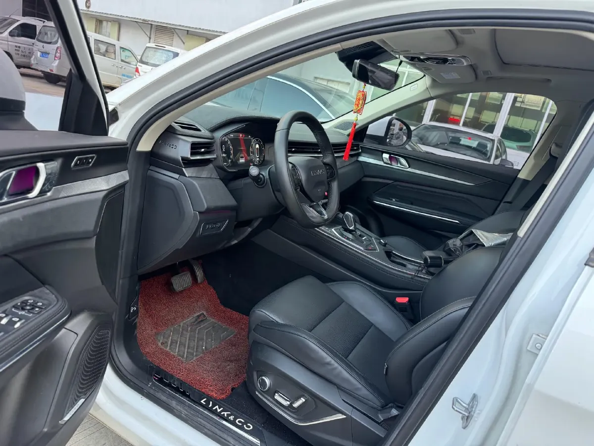 2021 LYNK&CO 01 2.0T 218HP L4 8AT,autocango,china used car exporter,china ev exporter,chinese used car exporter,chinese used ev exporter