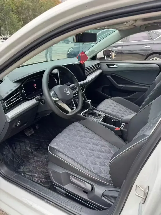 2024 Volkswagen Sagitar 1.5T 160HP L4 7DCT,autocango,china used car exporter,china ev exporter,chinese used car exporter,chinese used ev exporter