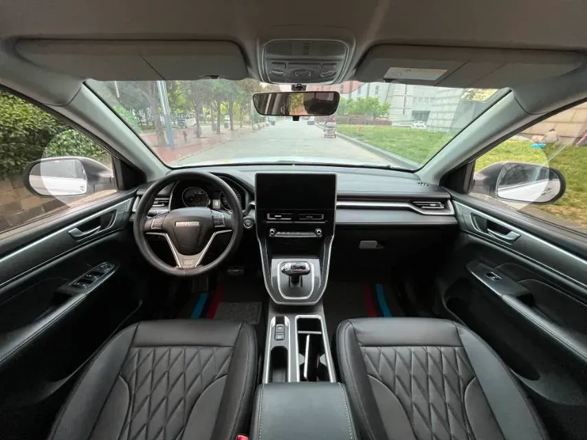 2021 Haval M6 1.5T 150HP L4 7DCT,autocango,china used car exporter,china ev exporter,chinese used car exporter,chinese used ev exporter