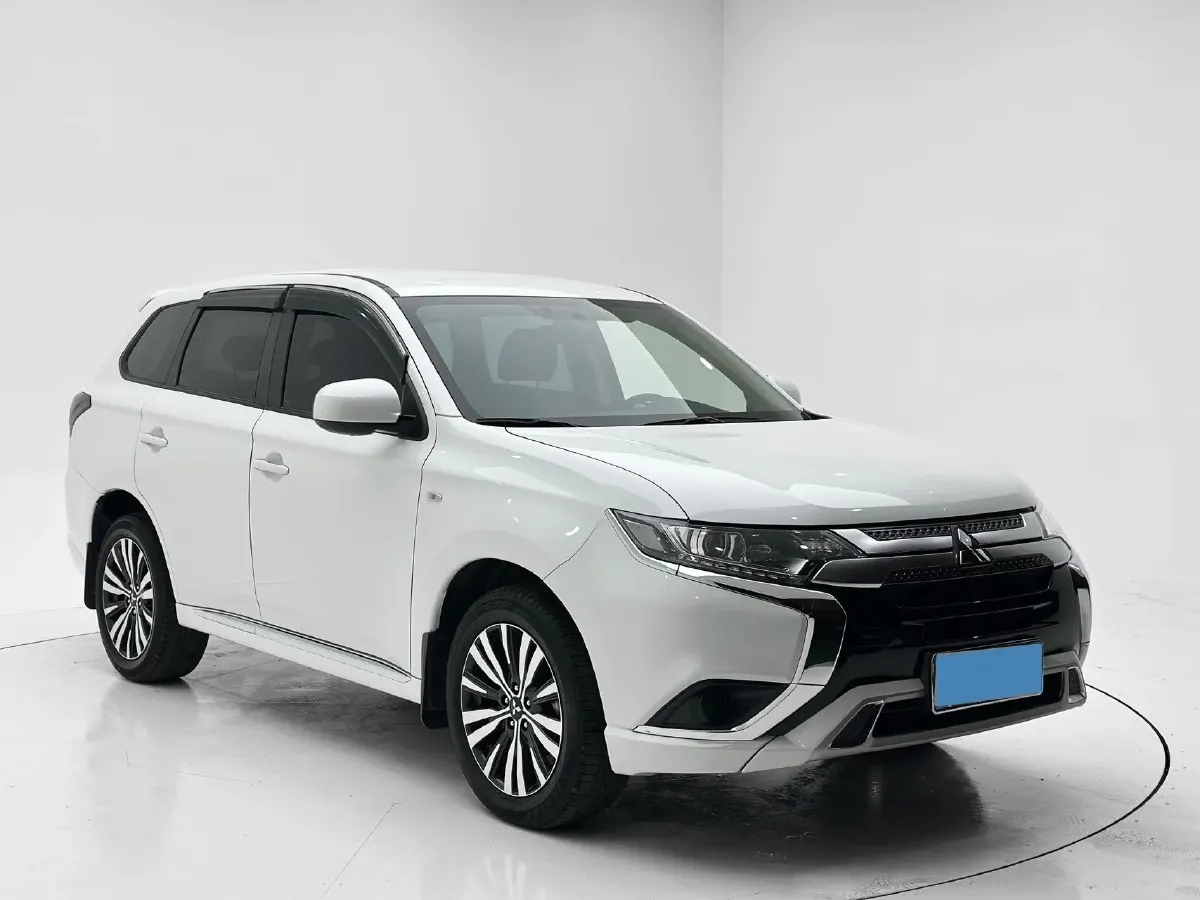 2021 Mitsubishi Outlander 2.0L 166HP L4 CVT,autocango,china used car exporter,china ev exporter,chinese used car exporter,chinese used ev exporter